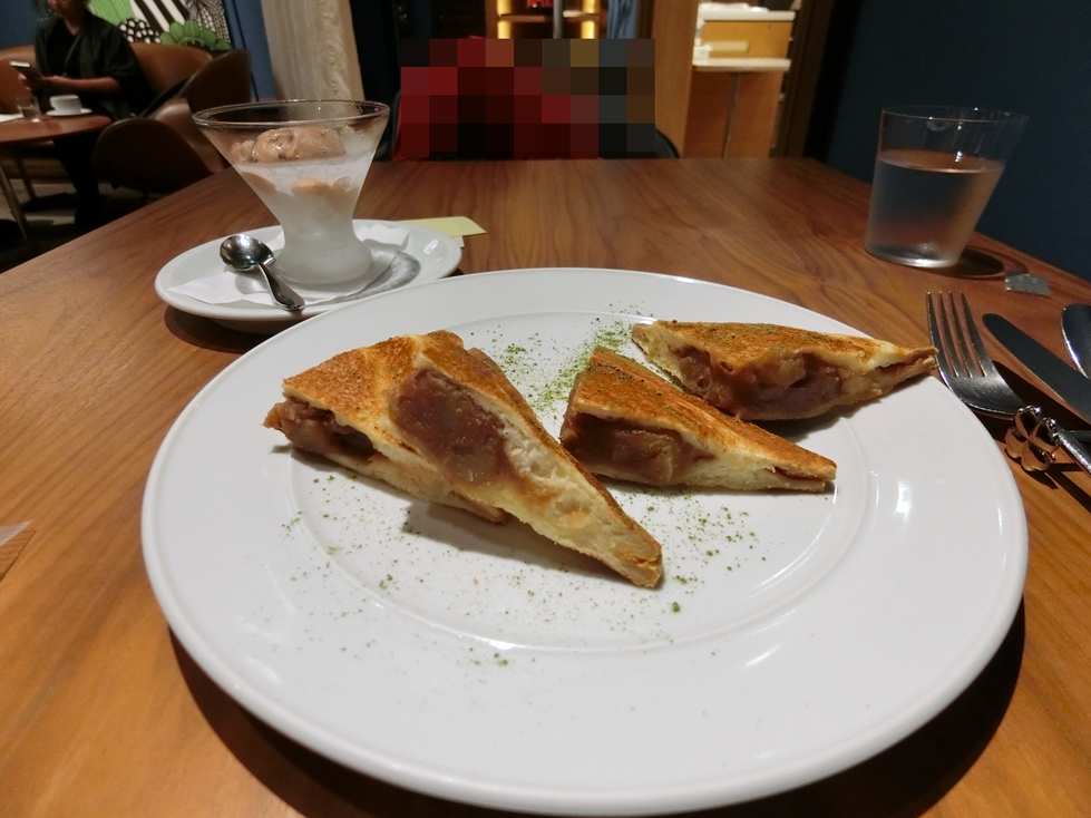 ＣＥＮＴＲＥ　'25.10栗のホットサンド＆チョコレートアイス.JPG