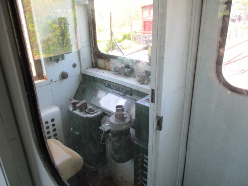 キハ８３運転台