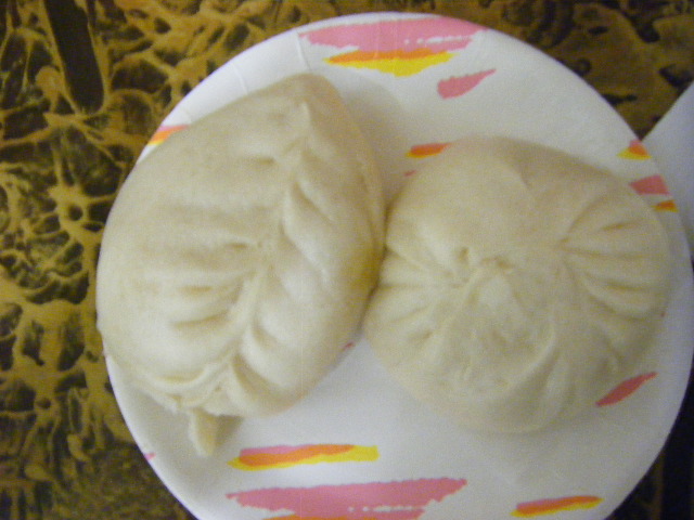 グアム旅行 空港　豚まん (2).JPG