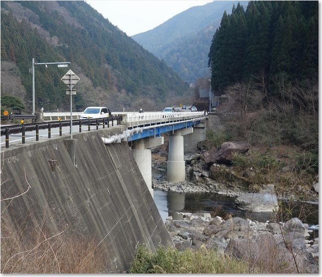 47この橋の袂から