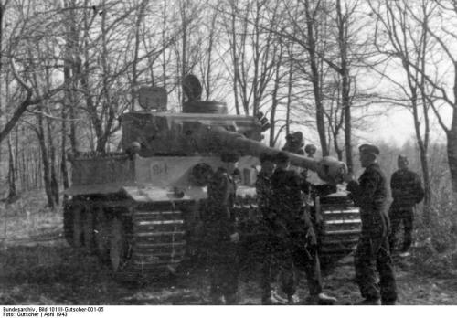 Bundesarchiv_Bild_101III-Gutscher-001-05,_Russland,_SS-Division__Das_Reich_,_Tiger-_Panzer.jpg