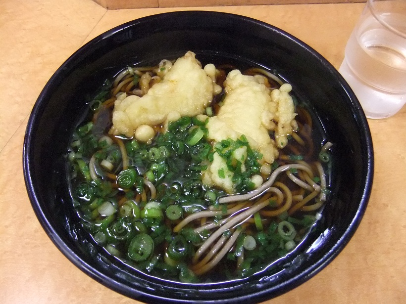 自笑亭＠浜松駅のふぐ天そば１20120727.JPG