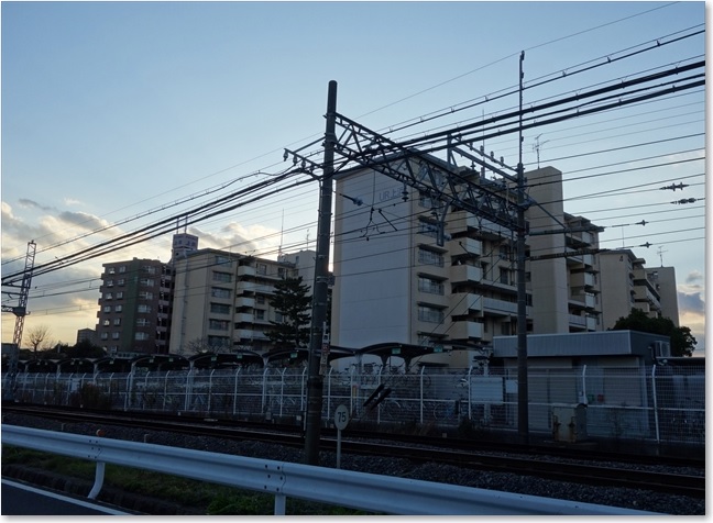 04沿線のビル群