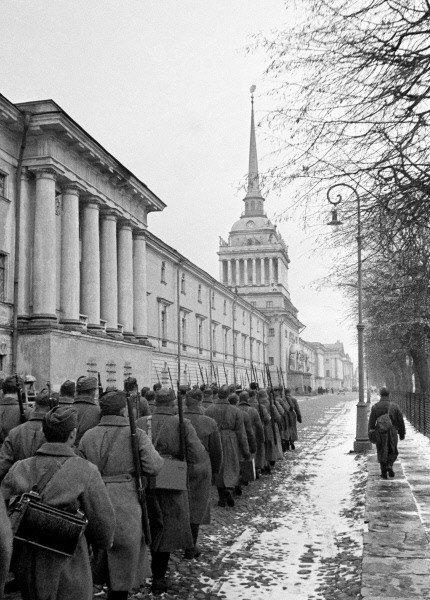 universal-military-training-in-leningrad-1941.jpg