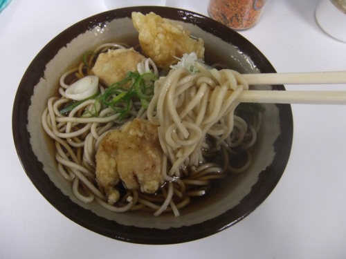 王子そば店＠王子の鶏唐揚げそば２