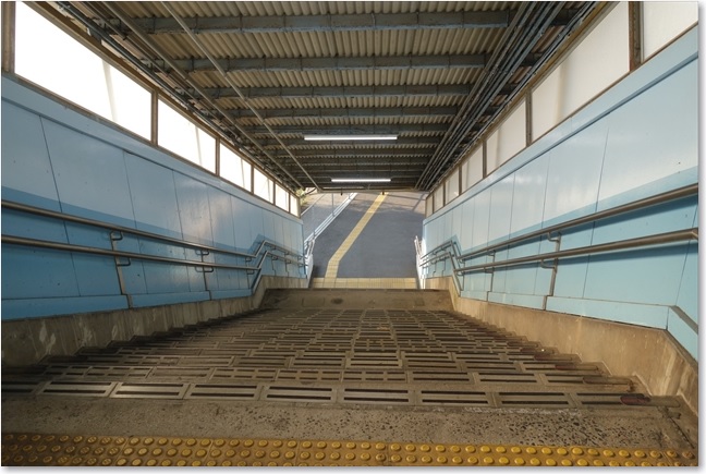 142この階段を下ると・・・