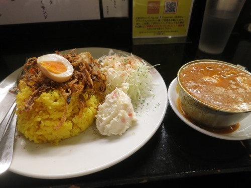 20150913_カレーは飲み物。赤い鶏カレー_ライス大盛り.JPG