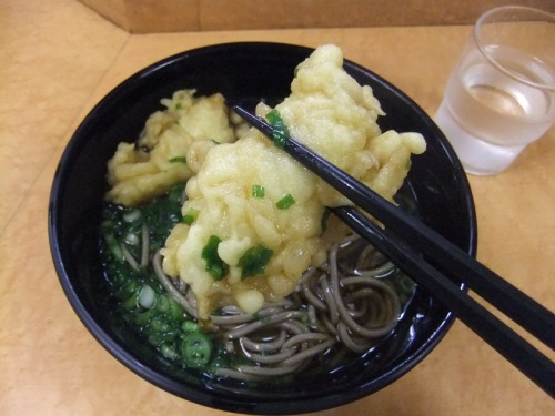 自笑亭＠浜松駅のふぐ天そば３20120727.JPG