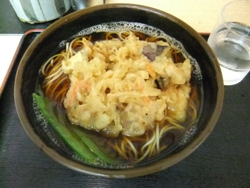 そば作御成門店のかき揚げそば450円１