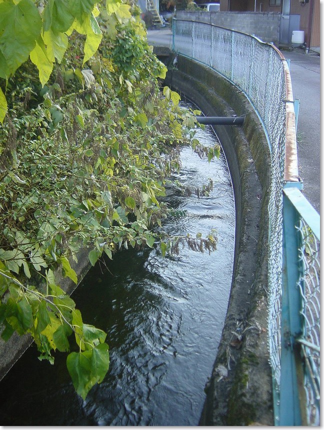 06その水路