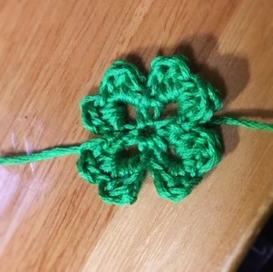 編んだらいいことありそう 簡単四つ葉のクローバー 編み図あり 晴れ ときどき手作り 楽天ブログ
