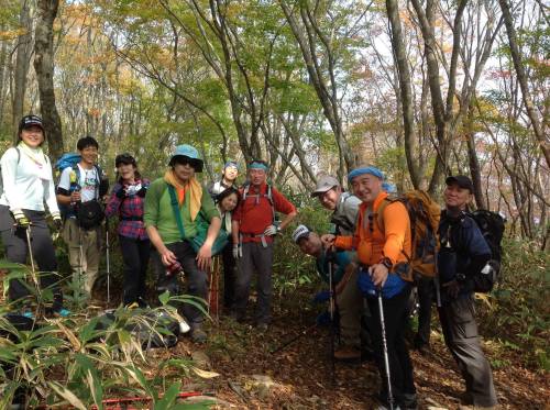 安積山登山　滝登山口から.jpg