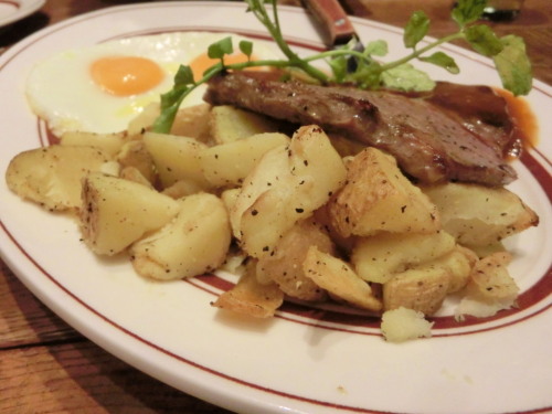 エッグスンティングス　ビーフステーキ 'n エッグス　背面.jpg