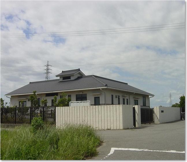 22田んぼの真ん中に・・・