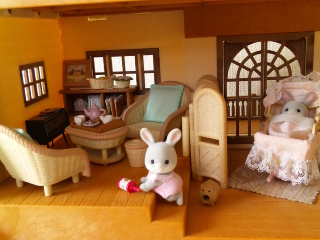 緑の丘の大きなお家