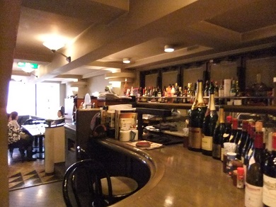 千住２丁目・ヴィノフルートの店内20120213.JPG