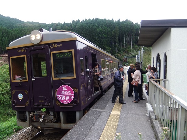 三陸鉄道南リアス線の列車20141005.JPG