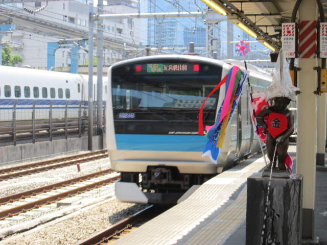 小便小僧とＥ233系京浜東北線
