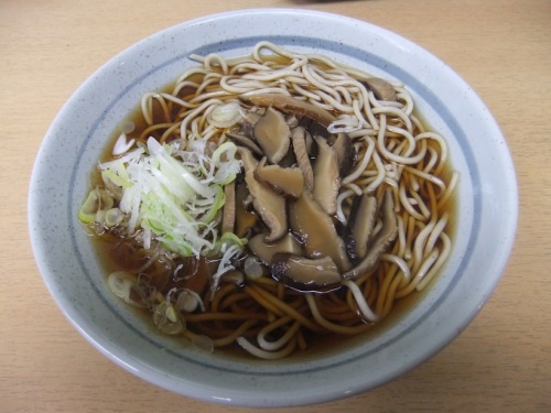 爽亭 ＪＲ荻窪駅西口改札前店の椎茸そば１