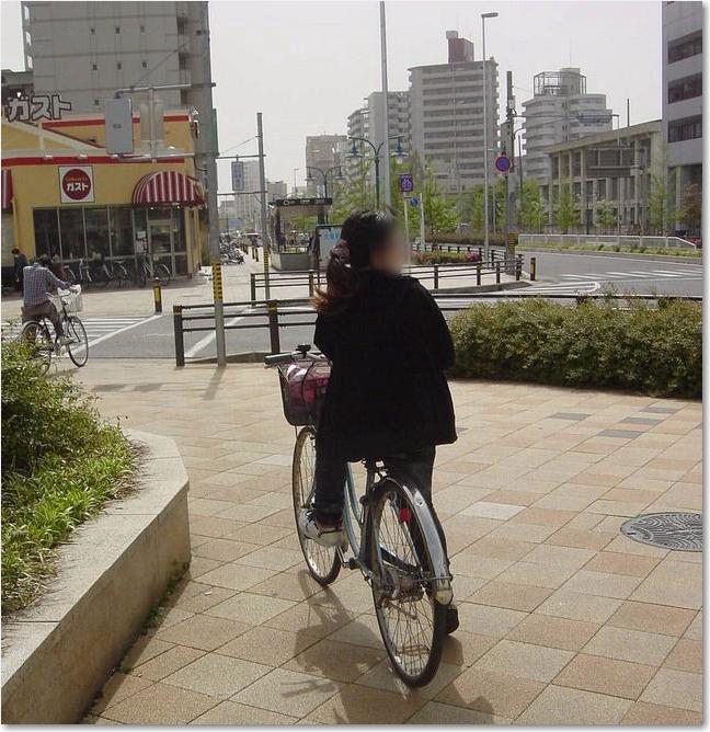 03街の自転車.JPG