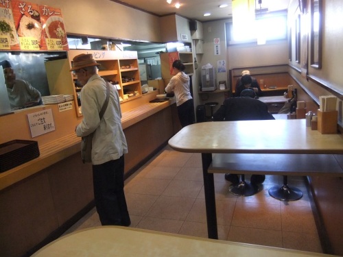 えきめんや金沢文庫店の店内