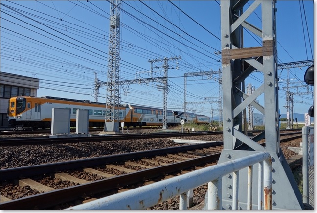 63線路沿いに出ました