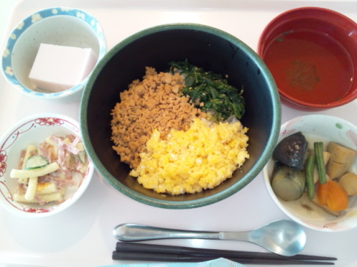 三色丼.jpg