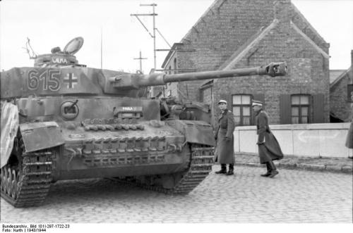 Bundesarchiv_Bild_101I-297-1722-23,_Im_Westen,_Panzer_IV.jpg