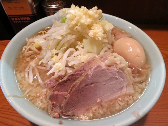 20130330_ラーメン二郎 亀戸店_ぶた入り小ラーメンに味付けたまごweb.JPG
