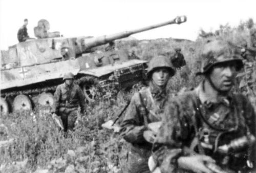 Bundesarchiv_Bild_101III-Zschaeckel-206-35,_Schlacht_um_Kursk,_Panzer_VI_(Tiger_I).jpg