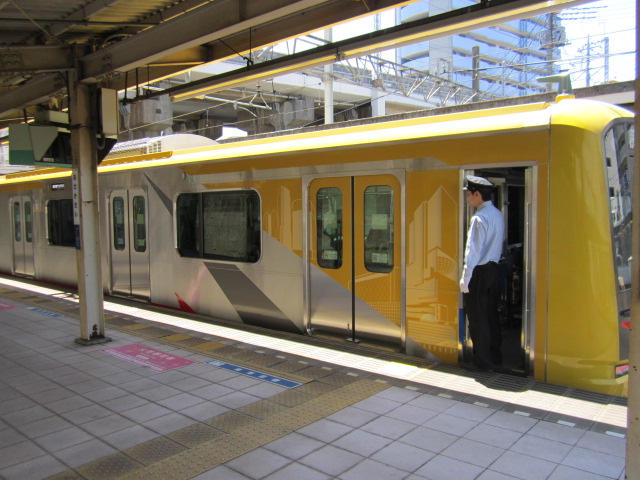 ＳｈｉｂｕｙａＨｉｋａｒｉｅ号側面