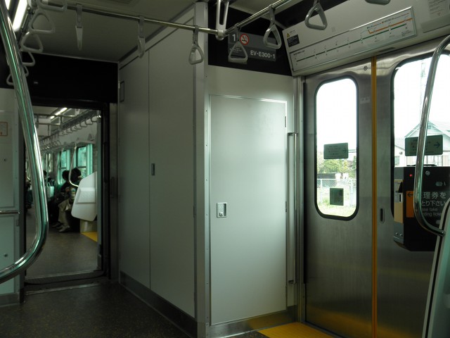EV-E301系 烏山線 車内02.jpg