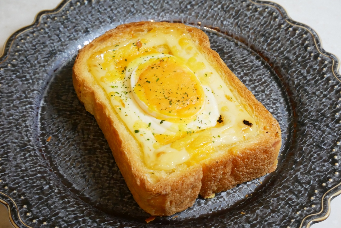 Ｍａｎｈａｔｔａｎ　Ｂａｋｅｒｙ＆Ｗｉｎｅ　ｂａｒ　半熟卵のクロックマダム.JPG