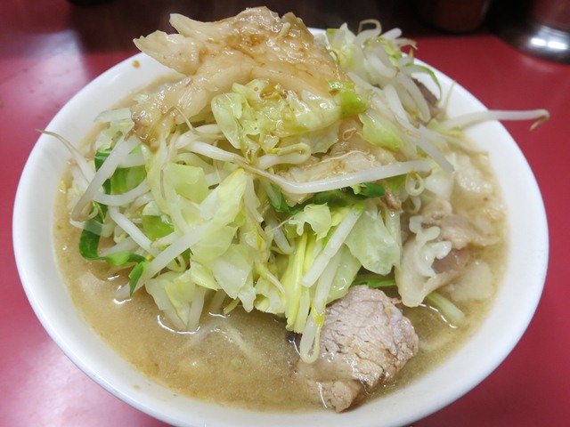 ラーメン二郎ひばりヶ丘駅前店_ラーメン豚入りweb.JPG