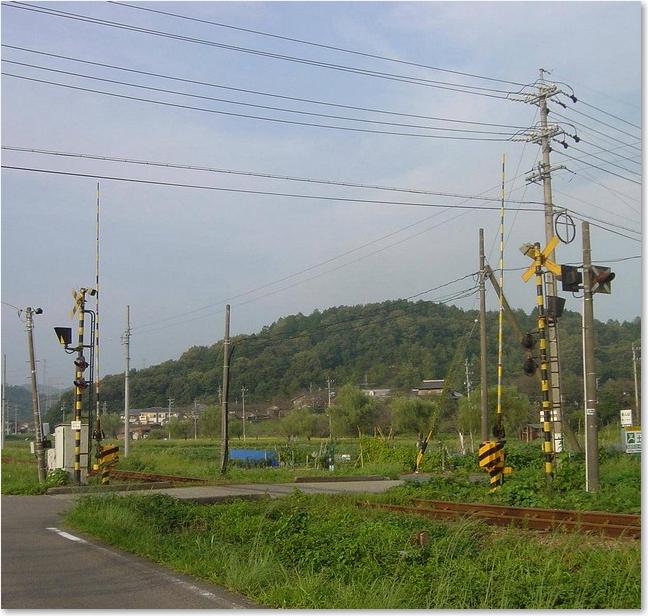 18また踏切です