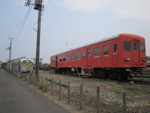 キハ200とケハ600