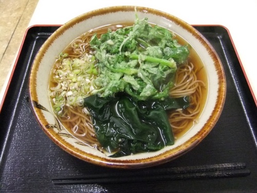 西新井１丁目・たからんちょの春菊天そば・大盛り360円１