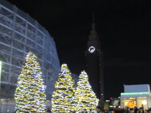 ドコモタワーとクリスマスツリー