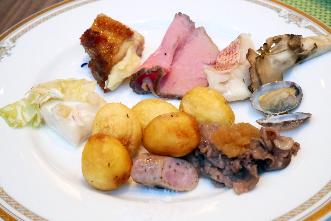 ＧＡＲＤＥＮ　ＤＩＮＩＮＧ　ワールドミートフェア　お料理１.JPG
