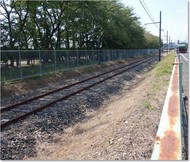 77左は陸上自衛隊