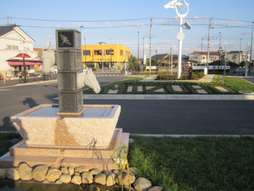 馬の水飲みモニュメント