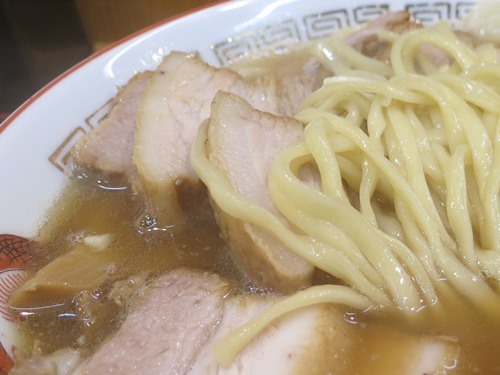 20150626_味噌麺処花道_醤油肉そば麺状況.JPG