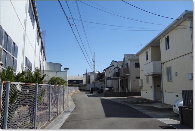 63左工場・右住宅