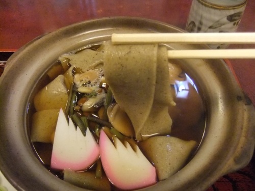 梅田２丁目・やぶ忠の幅ひろそば山菜なべ仕立て２