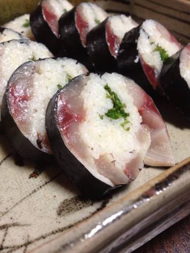 長崎産真鯖の巻き寿司。