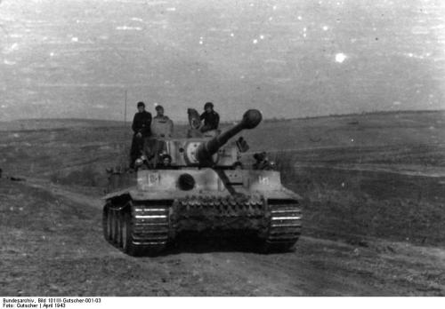 Bundesarchiv_Bild_101III-Gutscher-001-03,_Russland,_SS-Division__Das_Reich_,_Tiger-Panzer.jpg