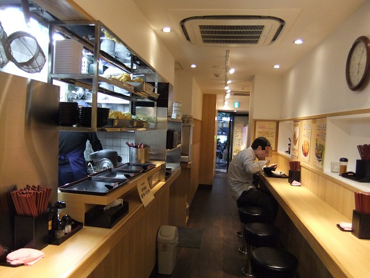 よもだそば銀座店の店内20120503.JPG