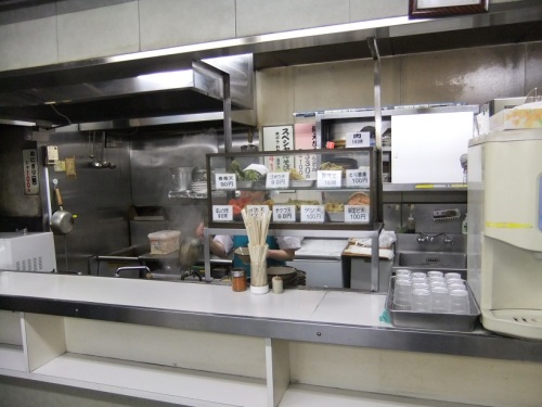 王子そば店＠王子駅の店内20130301.JPG