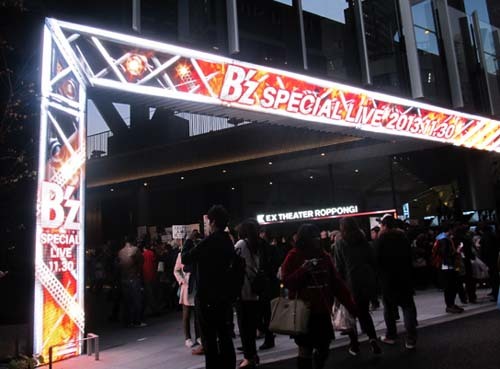 EXシアター L型サイネージ 4.JPG