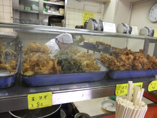六文そば人形町店の天ぷらケース１20130617.JPG